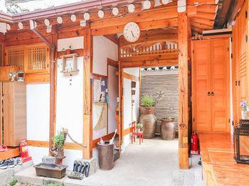 Dalzip Bukchon Hanok